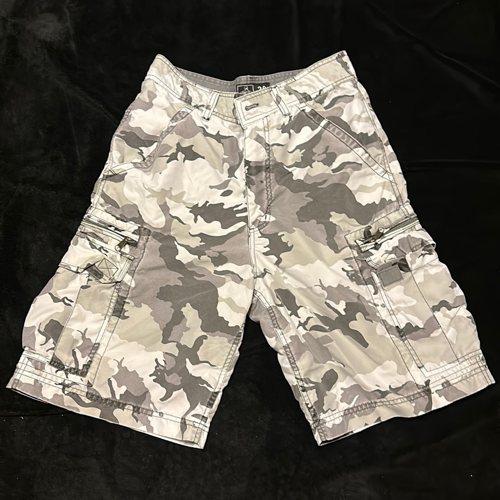 Foot Locker camo cargo shorts 30